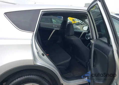 2015 Toyota Rav4 Le z USA, uszkodzony, nr VIN 2T3BFREV5FW262133